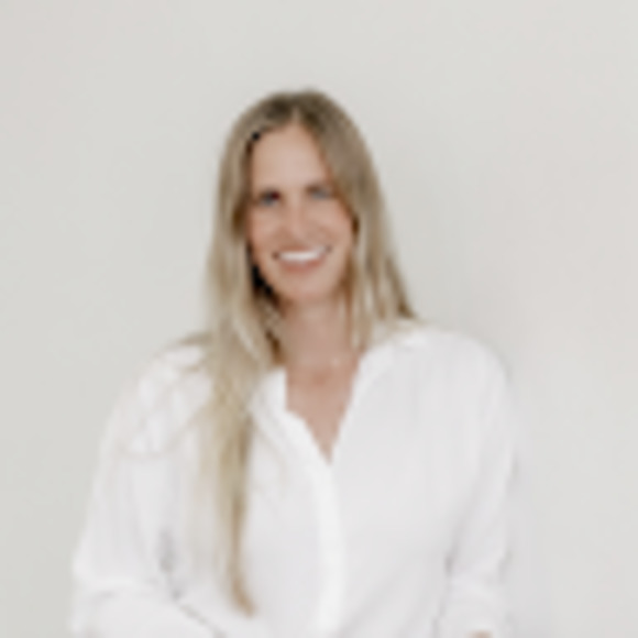 Meet your Posher, Christy - Picture 1 of 1